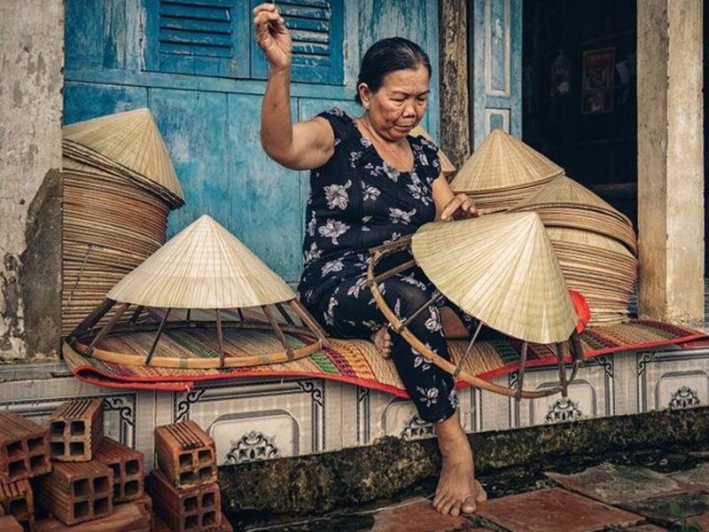 Chuông Conical Hat Village