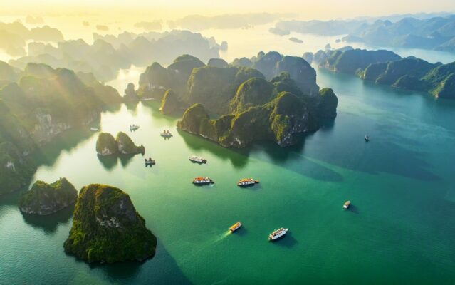 The beauty of Halong in Spring