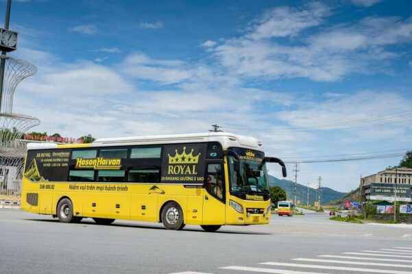 How to get from Hanoi airport to Sapa?