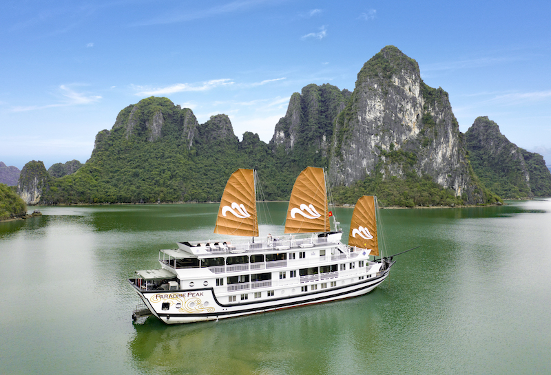 Guide to Halong Bay Cruise Booking: Tips & Recommendations