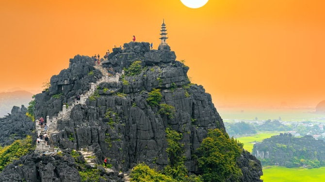 Ninh Binh’s unique karst formations and lush rice paddies create a picturesque backdrop for outdoor adventures