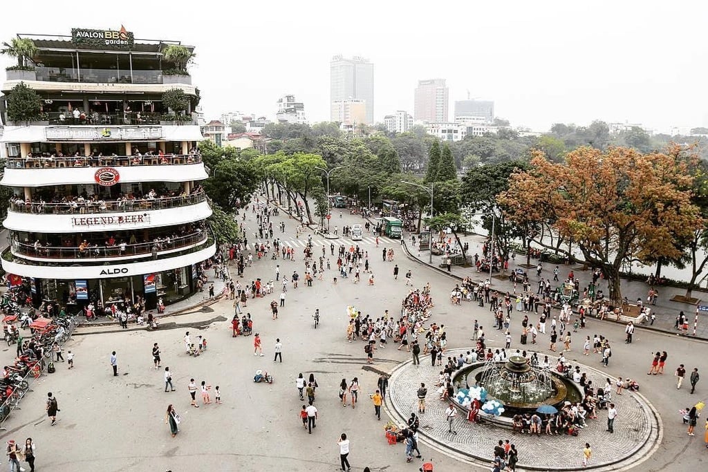 You can enjoy lively weekend activities at Dong Kinh Nghia Thuc Square, where locals and tourists mingle.