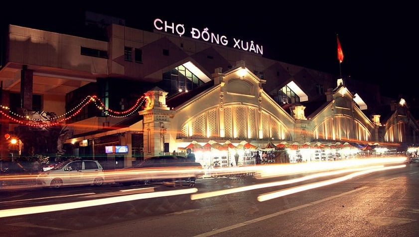 Whether you’re a tourist or local, Dong Xuan Market is a great place to explore Hanoi's vibrant street culture