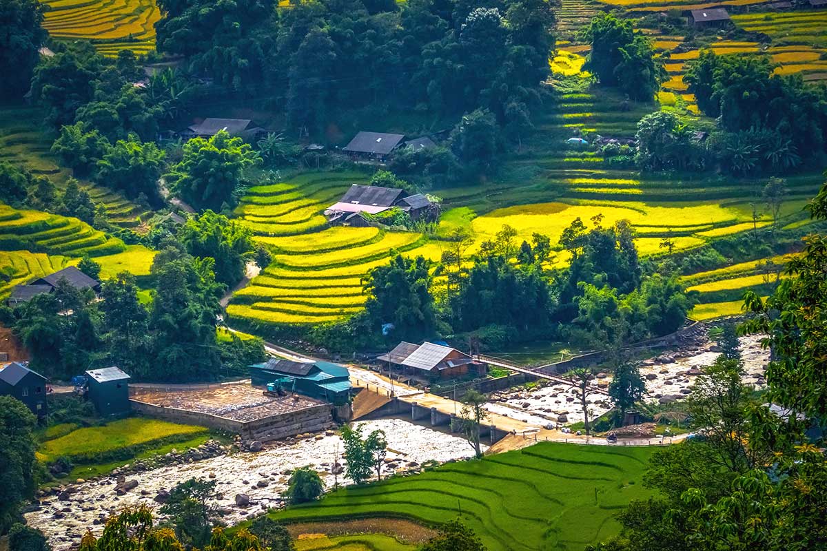 A visit to Y Linh Ho Village Sapa is a must for anyone seeking an authentic cultural experience in Vietnam's remote highlands